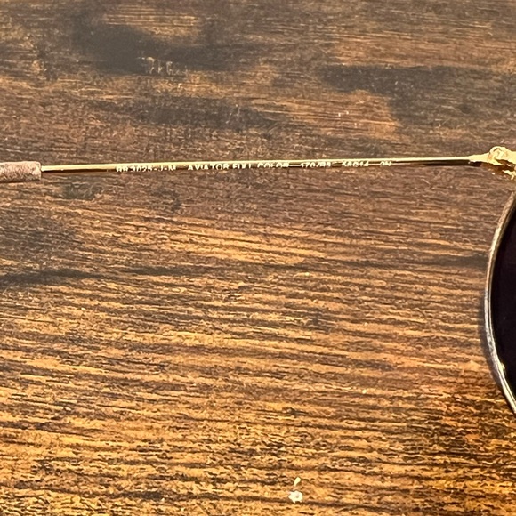 Ray-Ban Classic Aviator Sunglasses - Picture 5 of 9